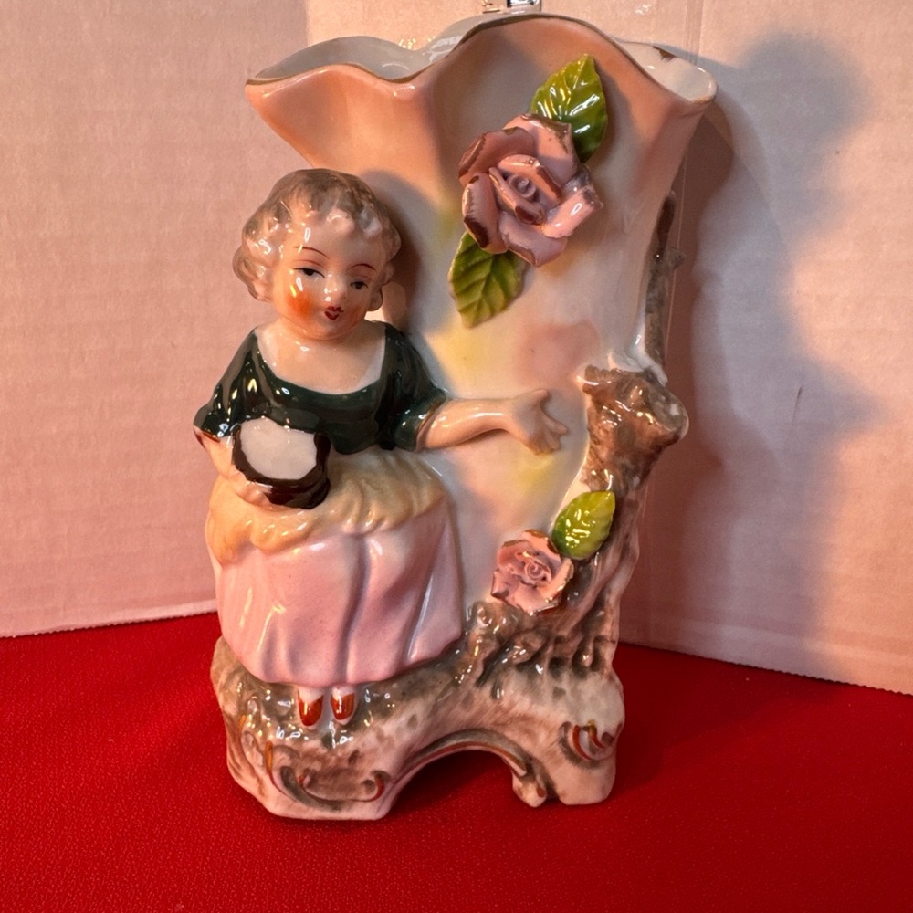 Ucagco Ceramics porcelain figural bud vase / planter RARE PORCELAIN 1950’s VTG